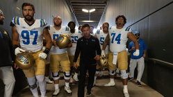 'Burn the boats': UCLA coach's fiery pregame speech before Oregon game was pure Hollywood Gold Coast Accountants