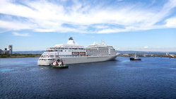 Cruise ship battles rough Pacific seas to save injured, stranded sailor Gold Coast Accountants