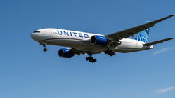 United flight from Chicago makes emergency landing after passenger's 'multiple attempts' to breach cockpit Gold Coast Accountants